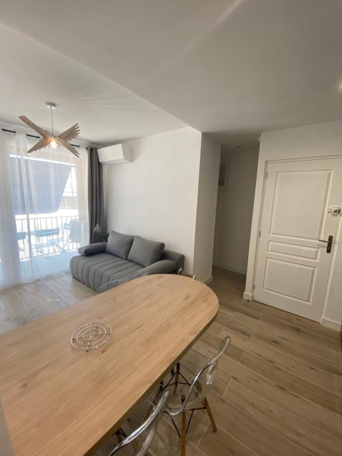 Ajaccio Magnifique T2 37M2 Centre Ville Vue Mer Au Bord De La Plage Neuf 4 Couchages Balcon Parking Prive Ferme Clim Wifi Екстериор снимка