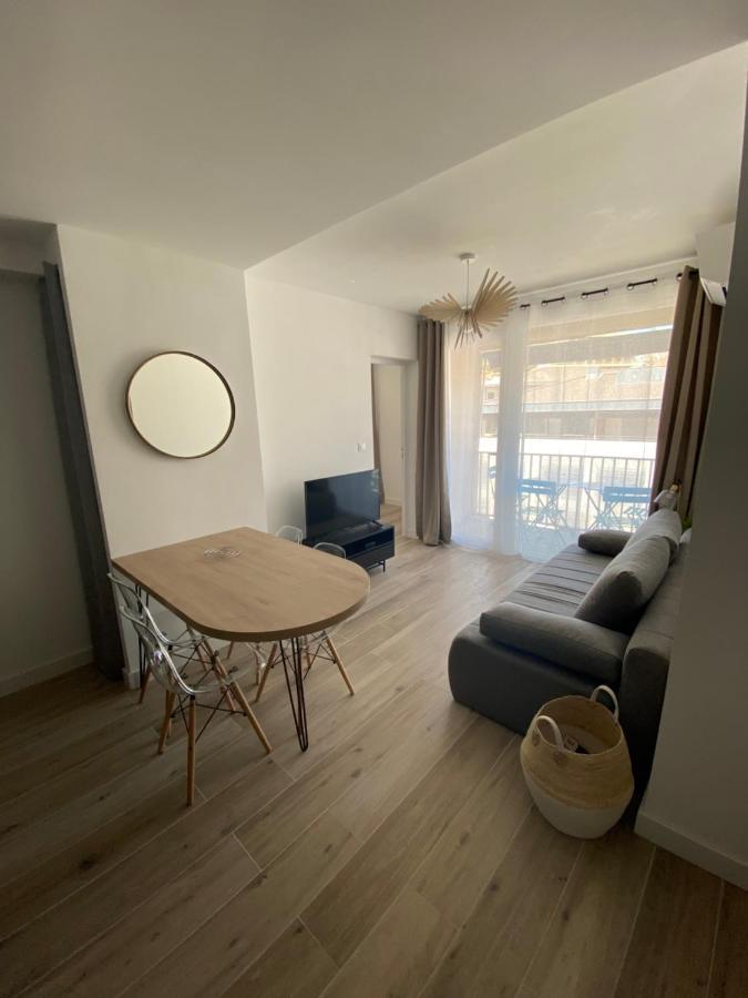 Ajaccio Magnifique T2 37M2 Centre Ville Vue Mer Au Bord De La Plage Neuf 4 Couchages Balcon Parking Prive Ferme Clim Wifi Екстериор снимка