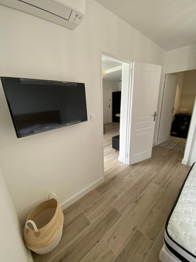 Ajaccio Magnifique T2 37M2 Centre Ville Vue Mer Au Bord De La Plage Neuf 4 Couchages Balcon Parking Prive Ferme Clim Wifi Екстериор снимка