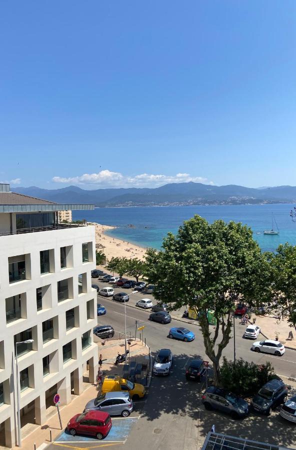 Ajaccio Magnifique T2 37M2 Centre Ville Vue Mer Au Bord De La Plage Neuf 4 Couchages Balcon Parking Prive Ferme Clim Wifi Екстериор снимка